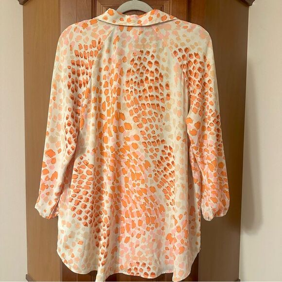 Cabi Peach Cheeky Go, Button Down Blouse. - Picture 4 of 4